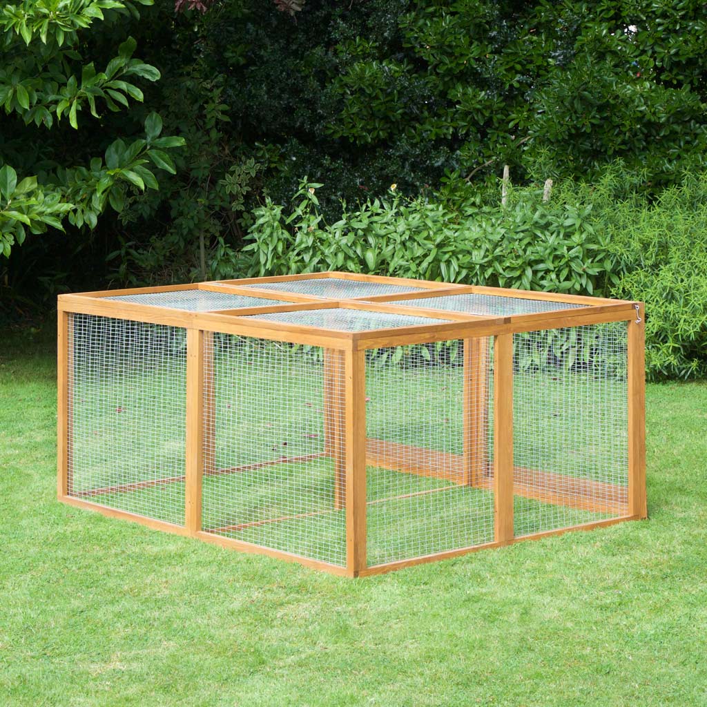 5ft Chartwell Luxury Rabbit Hutch and Run Combo