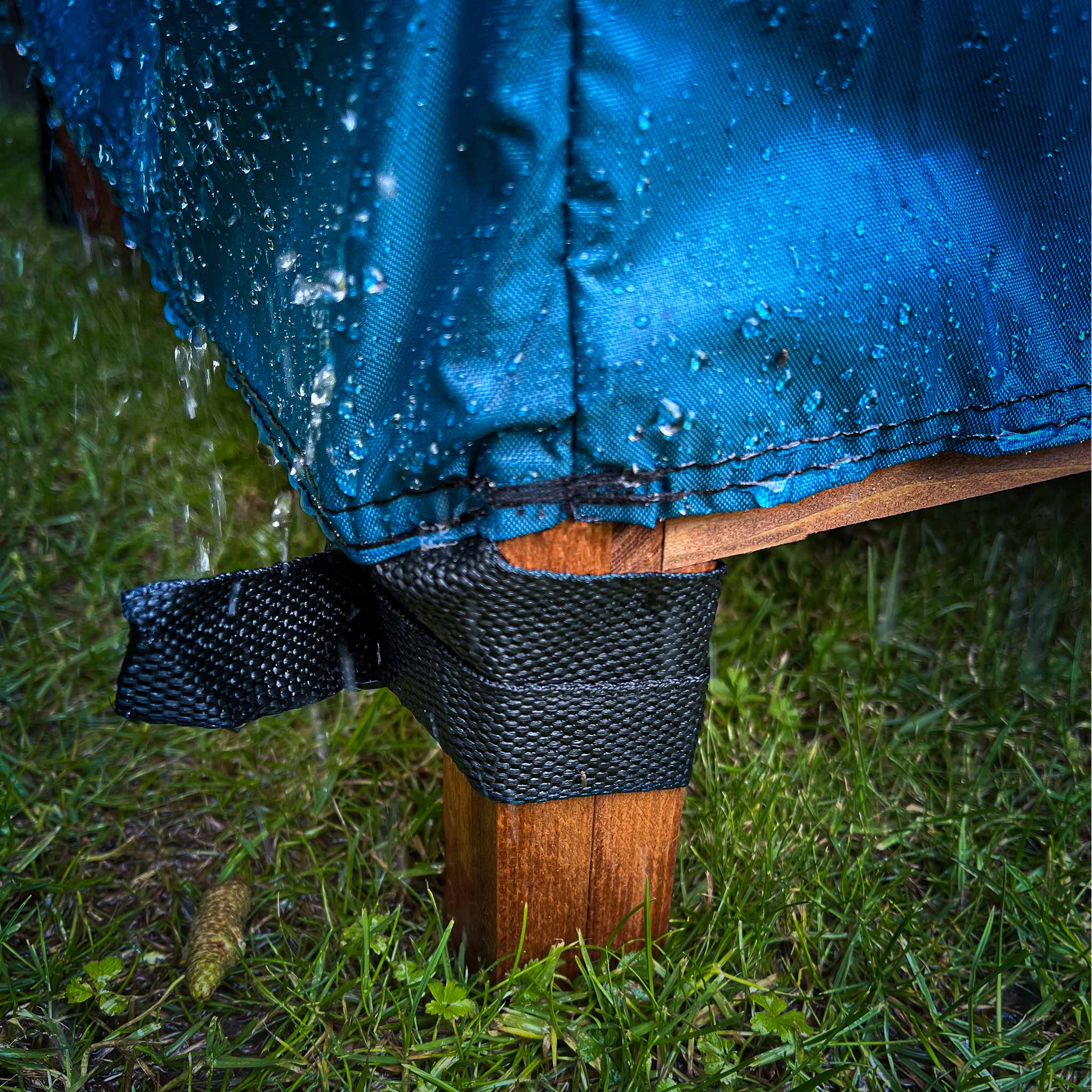 guinea pig hutch cover 5ft triple water proof back feet hutch straps
