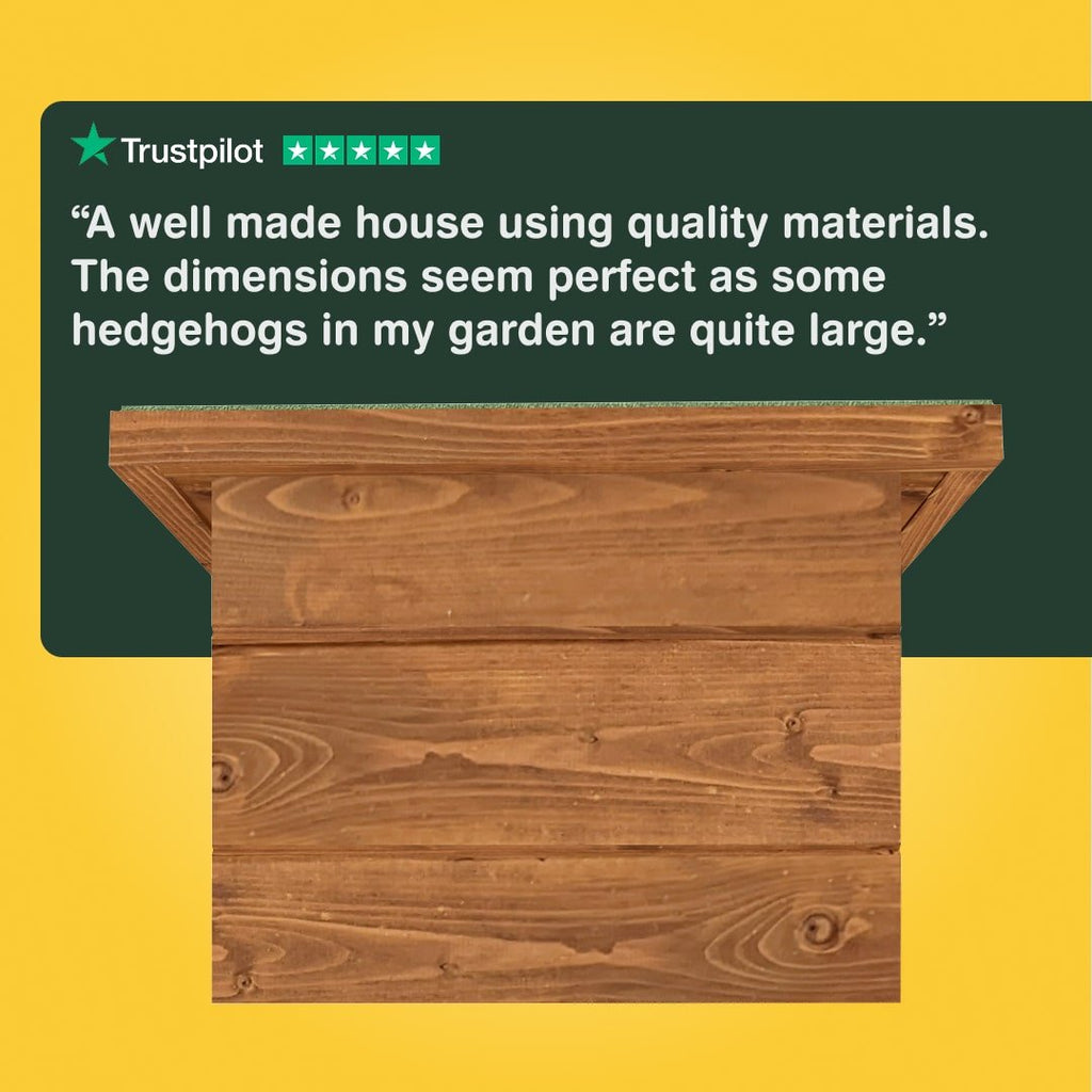 Wooden hedgehog house with Trustpilot review on a yellow and green background