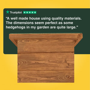 Wooden hedgehog house with Trustpilot review on a yellow and green background