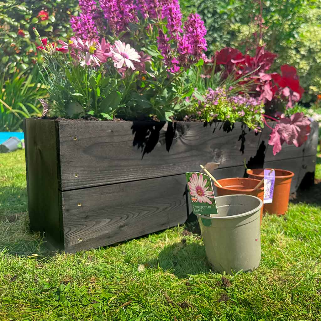 Planter Hastings Black Garden Wooden Raised Trough – Home & Roost