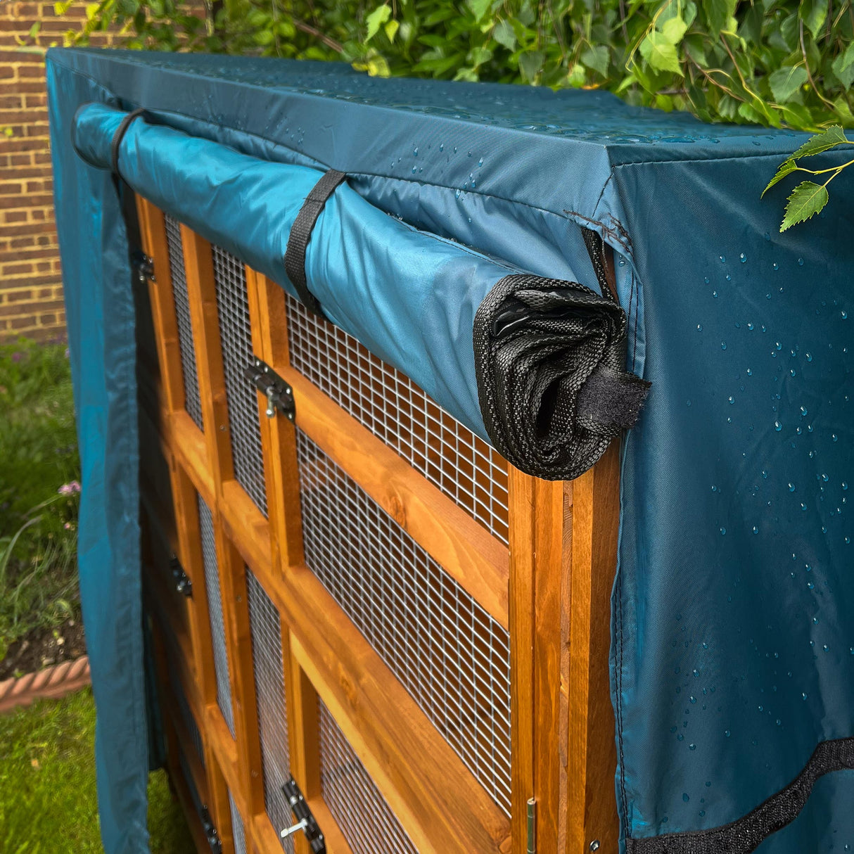 rabbit hutch rain cover 4ft triple rolled up and velcro
